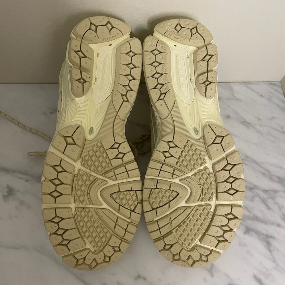 New Balance 1906U Cream Unisex Sneakers. 39.5. New Without Box. - Picture 8 of 13